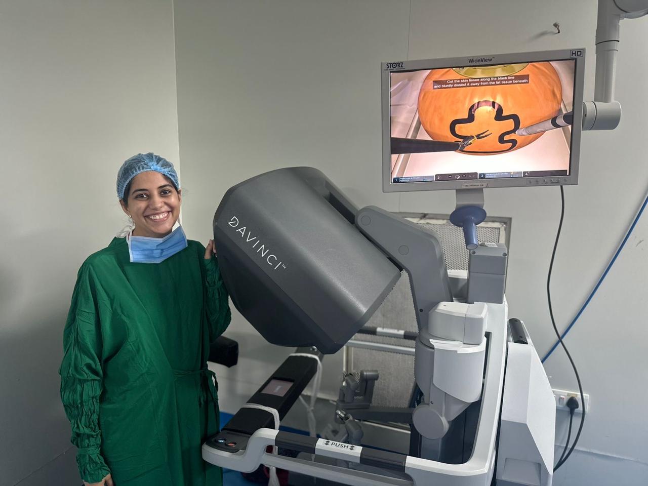 Dr. Urvashi Kapoor at Hands-On Robotic Surgery Workshop